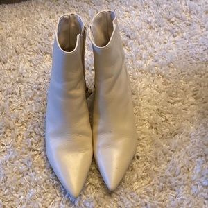 Schutz Mikki low bootie 7.5